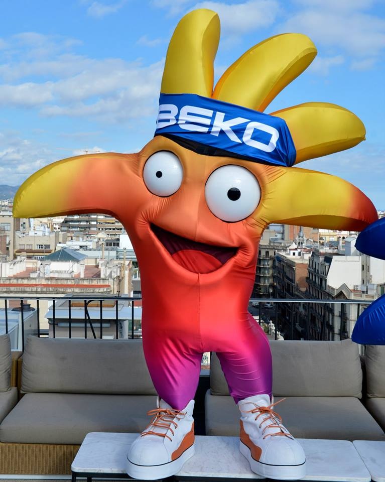 Παγκόσμιο Κύπελλο: Διπλή μασκότ (video+photos)