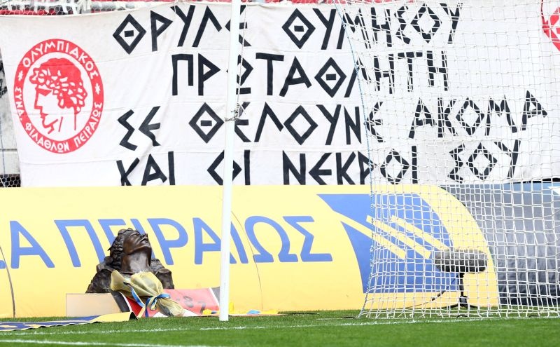Με το… ζόρι ο Ολυμπιακός, 2-1 τον Παναιτωλικό (video+photos)