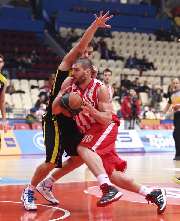 Ολυμπιακός: Το... φράγμα Καββαδά και Μάντζαρη (photos)