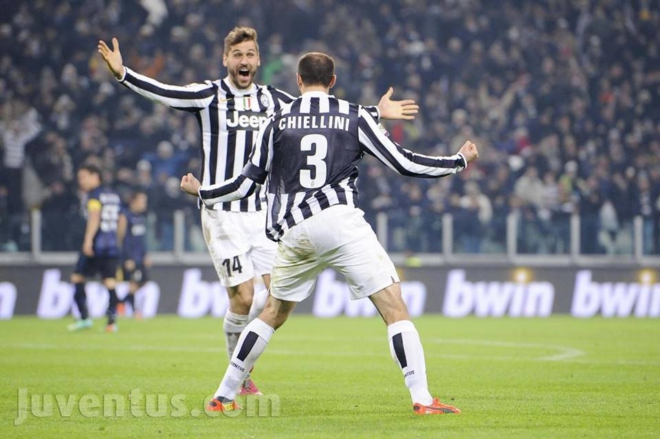 Γιουβέντους: Μετά τον Καμορανέζι, ο Βιντάλ (photos+video)