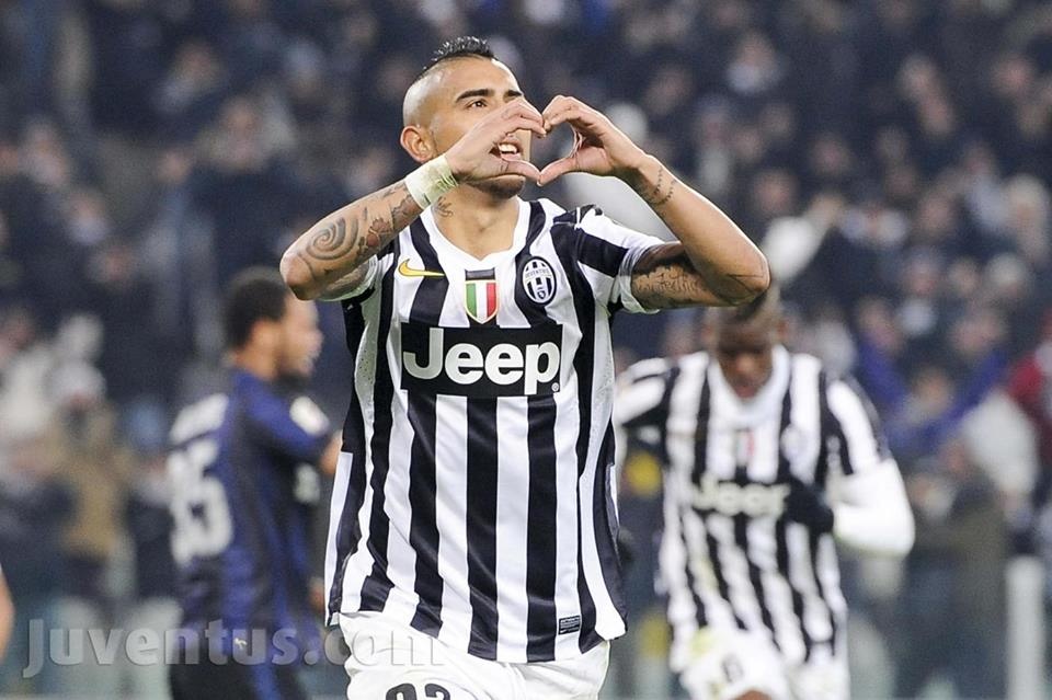 Γιουβέντους: Μετά τον Καμορανέζι, ο Βιντάλ (photos+video)