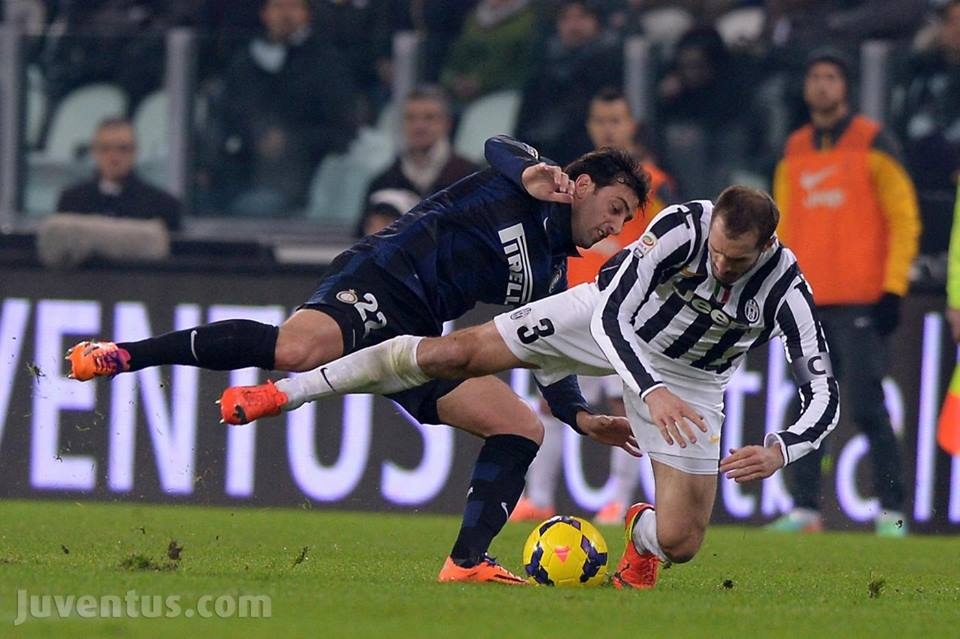 Γιουβέντους: Μετά τον Καμορανέζι, ο Βιντάλ (photos+video)