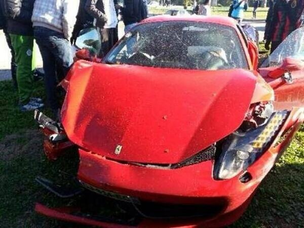 Μίλαν: Σκόνη και… θρύψαλα η Ferrari του Νιάνγκ (photos+videos)