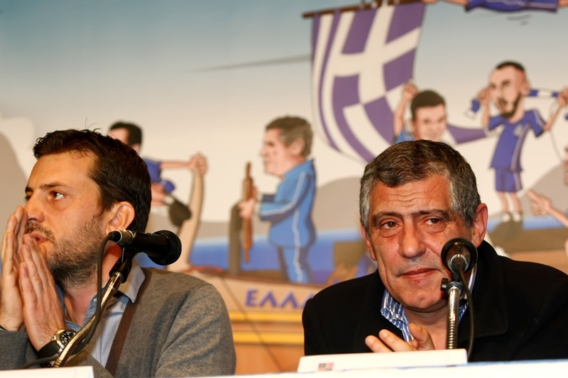 Σάντος: «Μια οικογένεια η Εθνική» (photos)