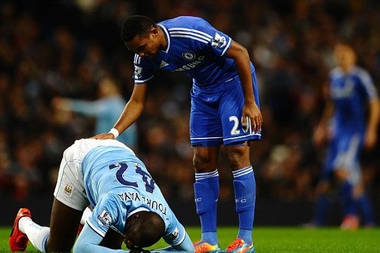 Μάντσεστερ Σίτι - Τσέλσι: Πήγαν να… πλακωθούν Τουρέ και Ετό! (photos+video)