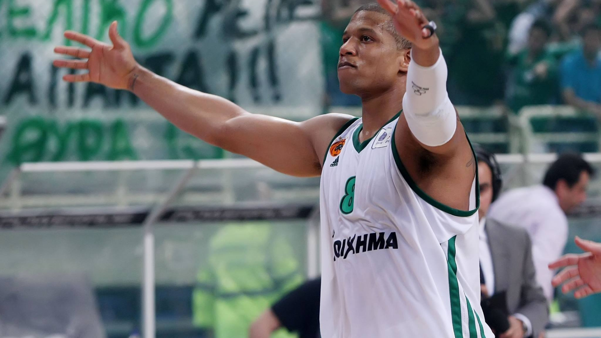 Παναθηναϊκός: «Rock you like Mike» (photos+videos)
