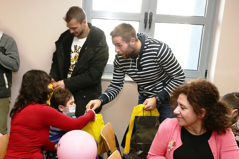 ΑΕΚ: Επίσκεψη στο ογκολογικό Ελπίδα (photos)