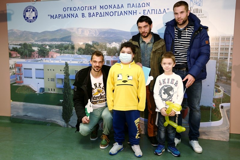 ΑΕΚ: Επίσκεψη στο ογκολογικό Ελπίδα (photos)