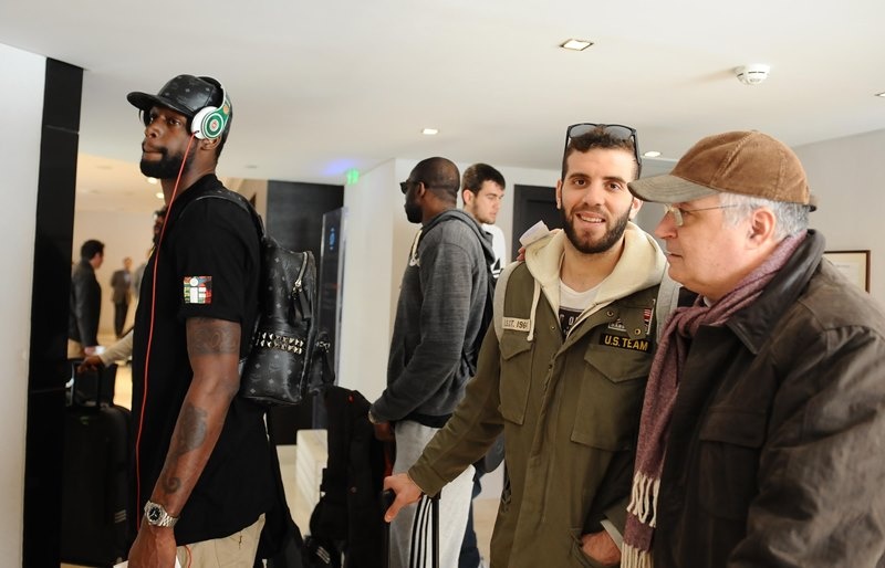 Παναθηναϊκός: Τα κλικ της άφιξης στο Ηράκλειο (photos)