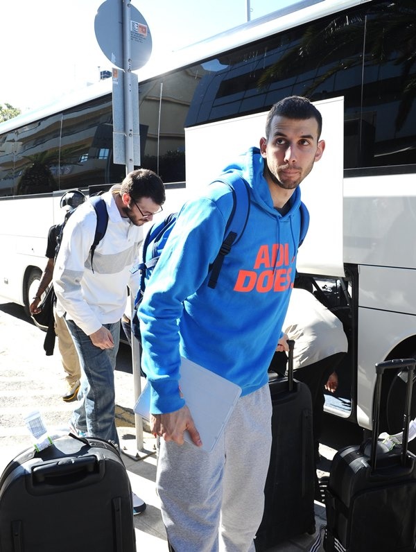 Παναθηναϊκός: Τα κλικ της άφιξης στο Ηράκλειο (photos)