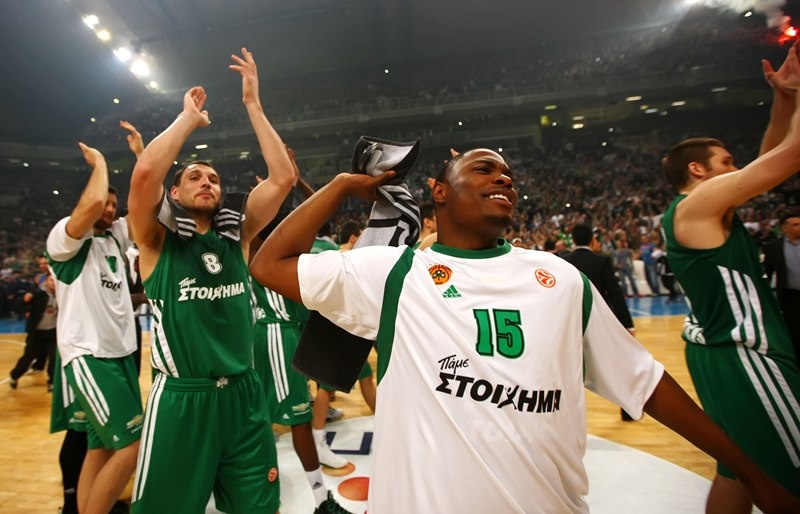 Γαλλία: Έπεισε και μένει ο Μπανκς (photos+video)