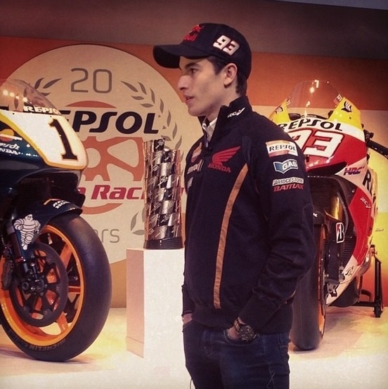 Moto GP: Αποκαλυπτήρια στα γενέθλιά της η Honda (photos+video)