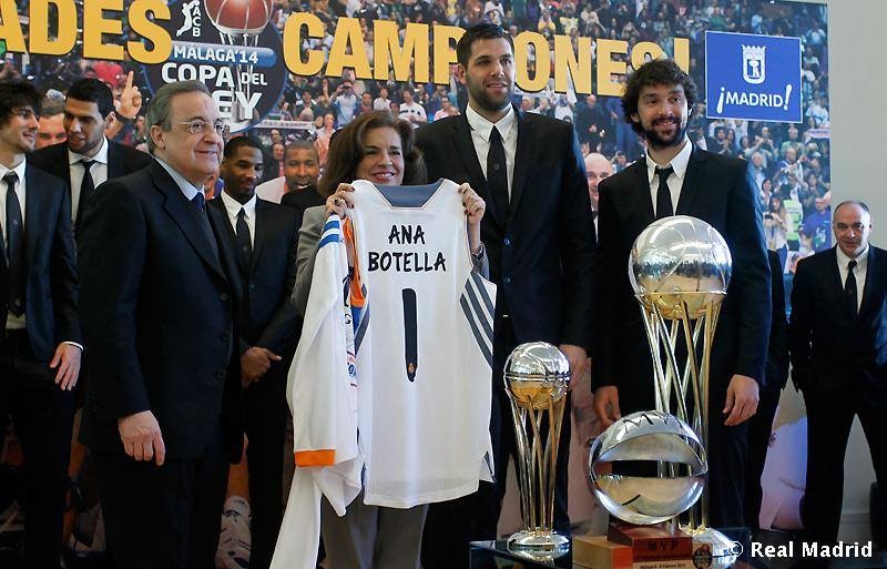 Ρεάλ Μαδρίτης: Στον πρόεδρο ο Μπουρούσης (photos)