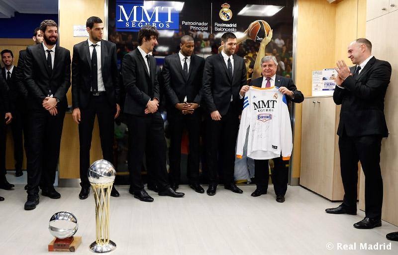 Ρεάλ Μαδρίτης: Στον πρόεδρο ο Μπουρούσης (photos)