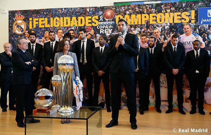 Ρεάλ Μαδρίτης: Στον πρόεδρο ο Μπουρούσης (photos)