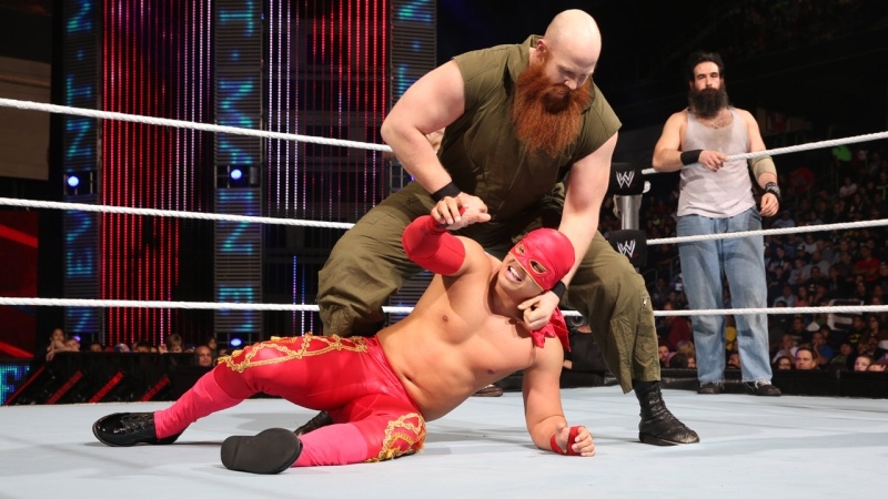 Main Event: Νέος στόχος για Big E. (photos+videos)