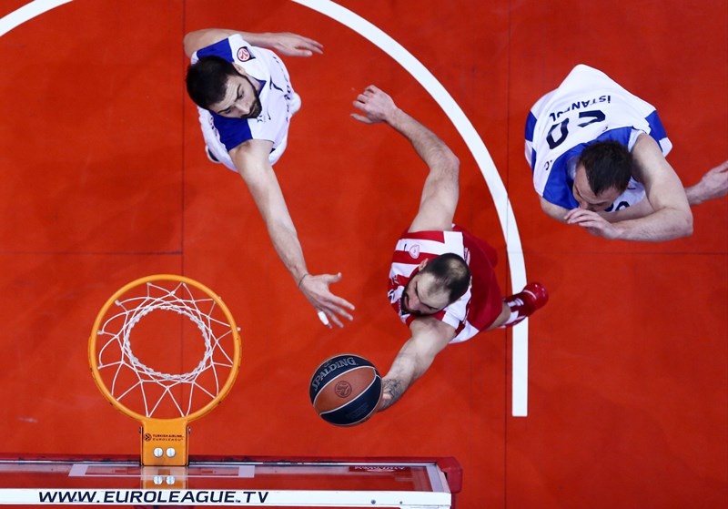 Βασιλειάδης: «Πιο φρέσκος ο Ολυμπιακός» (photos)