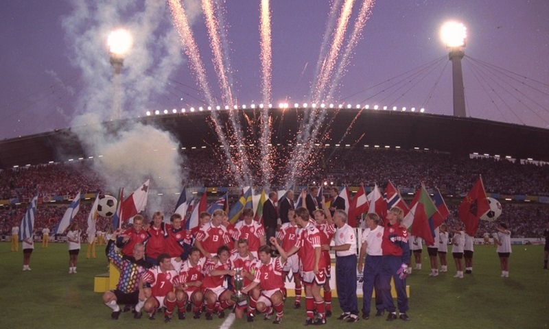 «Έφυγε» ο δάσκαλος της Δανίας! (photos+videos)