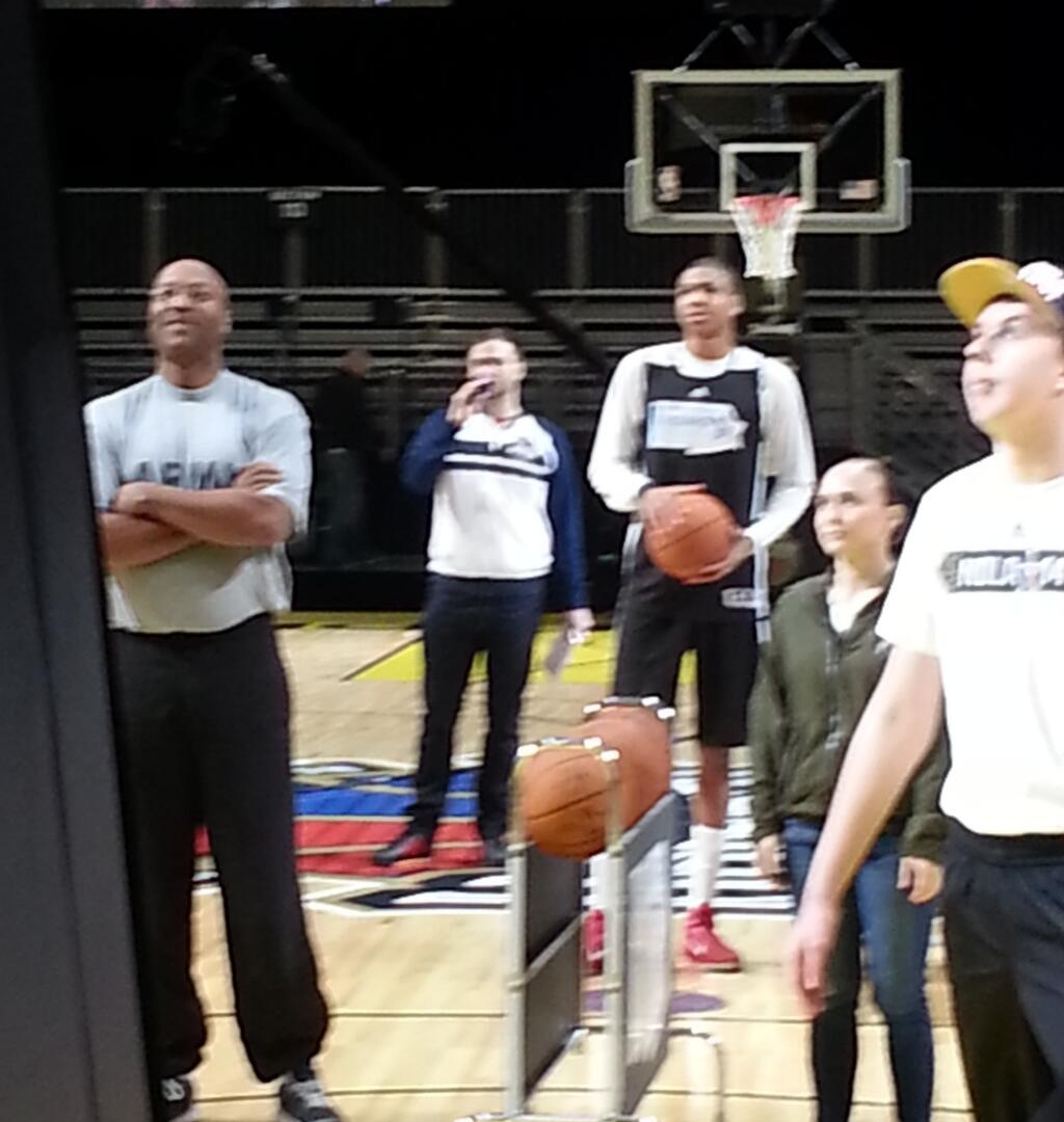 All Star Game NBA: Η προπόνηση του Αντετοκούνμπο (photos)