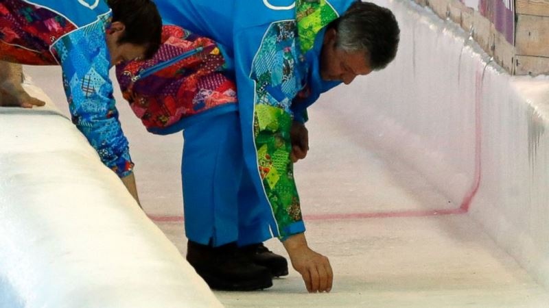 Σότσι 2014: Εργάτης χτυπήθηκε από έλκηθρο (photos)