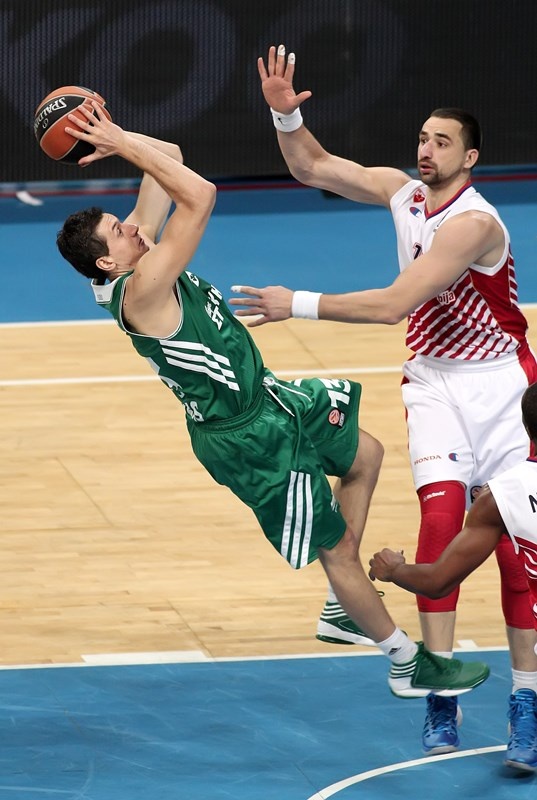 Ο Ιταλός με το… 3D τατουάζ στο Onsports: «Προσκυνάω τον Διαμαντίδη!» (photos+video)