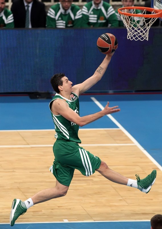 Ο Ιταλός με το… 3D τατουάζ στο Onsports: «Προσκυνάω τον Διαμαντίδη!» (photos+video)