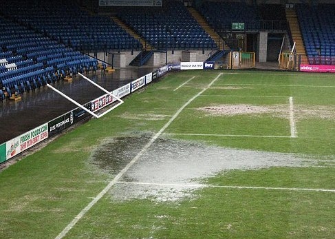 Αγγλία: Αναβολή σε τέσσερα ματς λόγω... πλημμύρας (photos)
