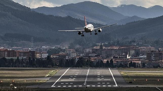 Λαμποράλ Κούτσα: Η τρομακτική προσγείωση του αεροπλάνου! (photos+videos)