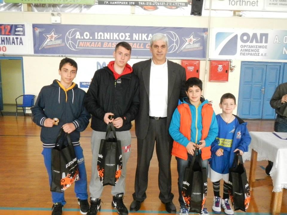 Ιωνικός Νικαίας: Έκοψε την πίτα του (photos)