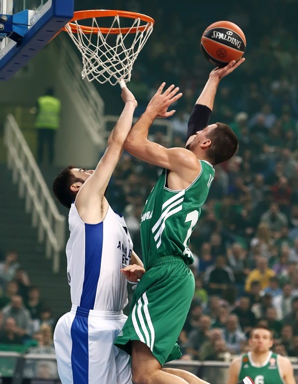 Βασιλειάδης στο Onsports: «Θέλουμε Ολυμπιακό, αλλά νικά ο Παναθηναϊκός!» (photos+videos)
