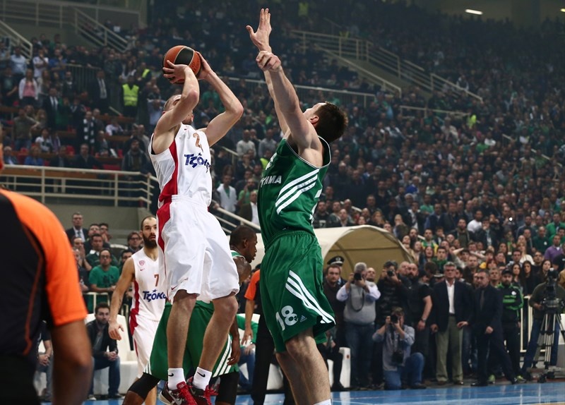 Ολυμπιακός: Κουνάει το κεφάλι του ο Λοτζέσκι (photos)