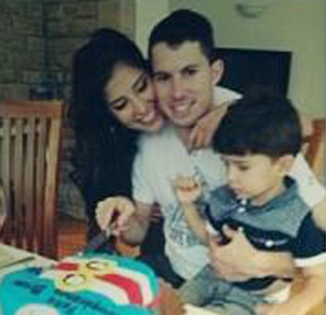 Έβερτον: Ο Μιραλάς και η Μις Κόστα Ρίκα (photos)