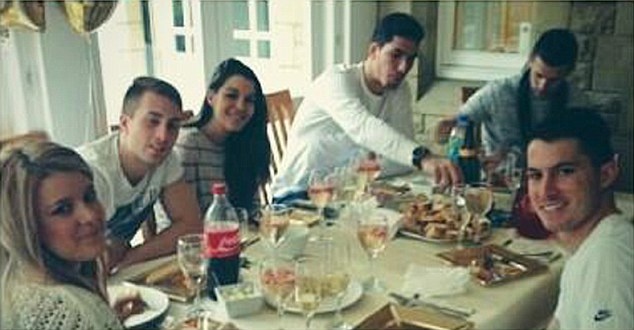 Έβερτον: Ο Μιραλάς και η Μις Κόστα Ρίκα (photos)