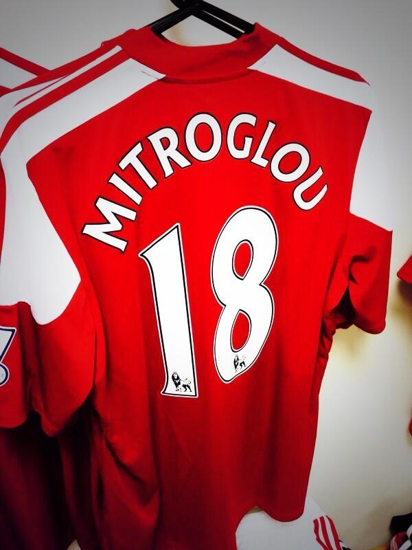 Φούλαμ: Η ερυθρόλευκη φανέλα του Μήτρογλου (photos)