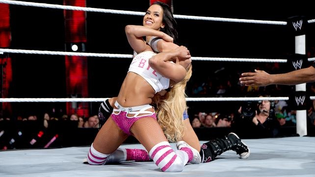 Elimination Chamber: Δεν άντεξε ο… Kane (video+photos)