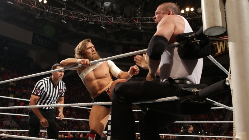 Raw Supershow: Hogan παρουσιαστής και Undertaker εκτελεστής (photos+videos)