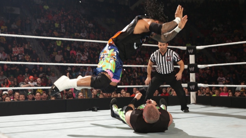 Raw Supershow: Hogan παρουσιαστής και Undertaker εκτελεστής (photos+videos)