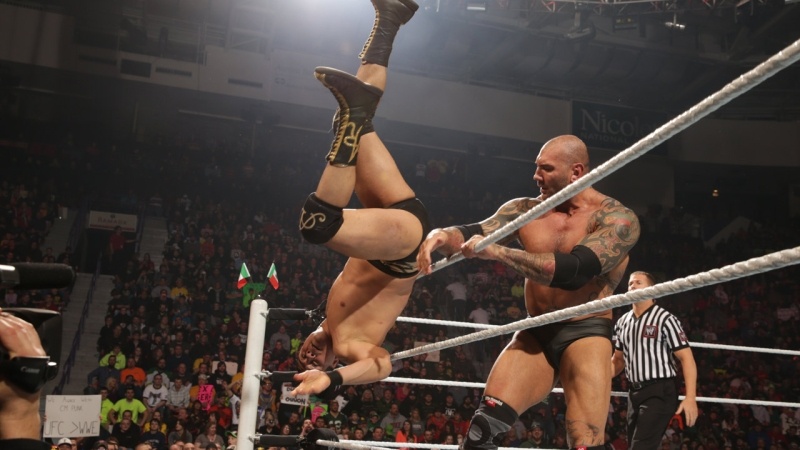Raw Supershow: Hogan παρουσιαστής και Undertaker εκτελεστής (photos+videos)