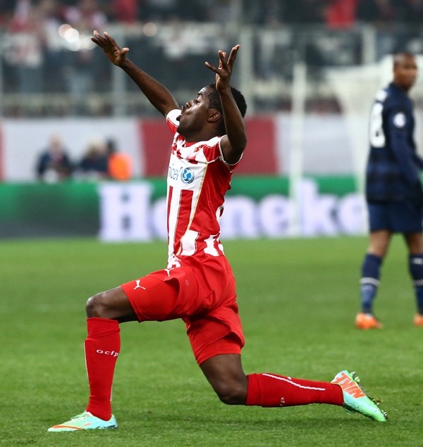 Κάμπελ: «Μόνο στον Ολυμπιακό το μυαλό μου» (photos)