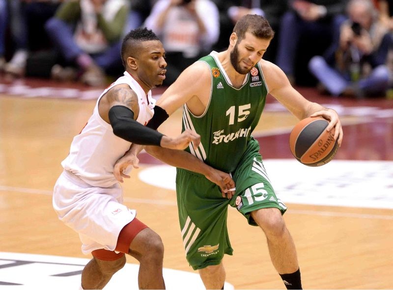 Πλήρωσε τις αδυναμίες του (photos)