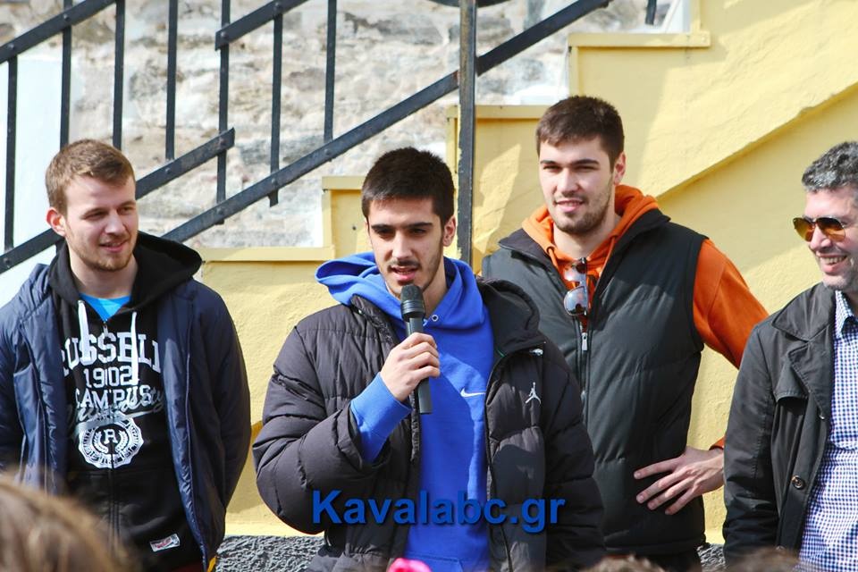 Καβάλα: Διπλό με τους μαθητές (photos)