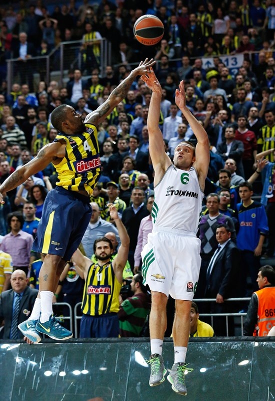 ΜακΚάλεμπ στο Onsports: «Άλλο τότε, άλλο τώρα με Ολυμπιακό!» (audio+photos+videos)