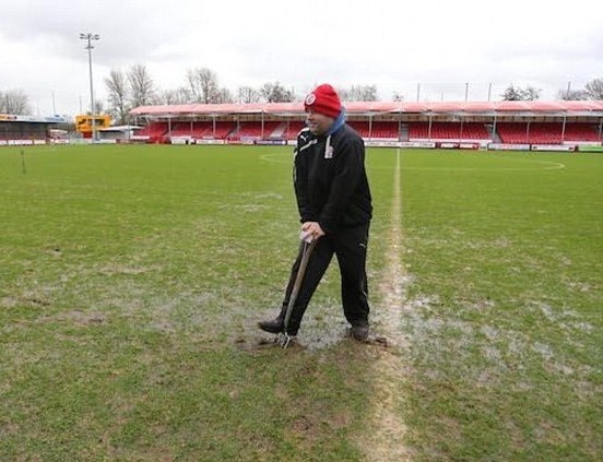 Αγγλία: Απολύσεις λόγω... λάσπης στο γήπεδο! (photos)