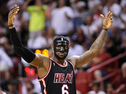 Λεμπρόν όπως... Παπανικολάου! (photos+videos)