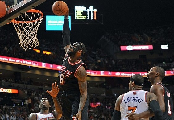 Λεμπρόν όπως... Παπανικολάου! (photos+videos)