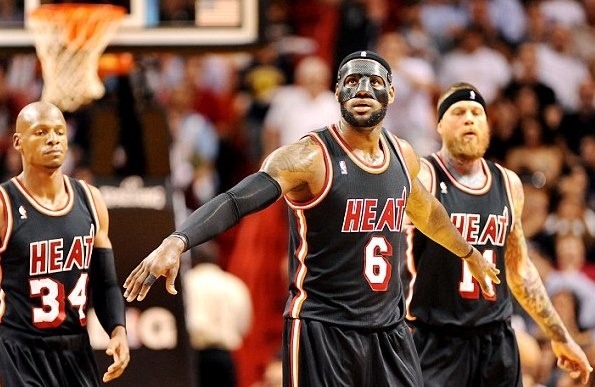 Λεμπρόν όπως... Παπανικολάου! (photos+videos)