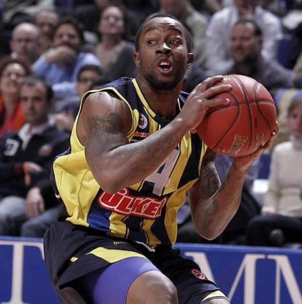 ΜακΚάλεμπ στο Onsports: «Άλλο τότε, άλλο τώρα με Ολυμπιακό!» (audio+photos+videos)