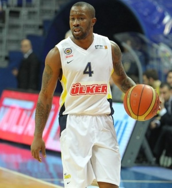 ΜακΚάλεμπ στο Onsports: «Άλλο τότε, άλλο τώρα με Ολυμπιακό!» (audio+photos+videos)