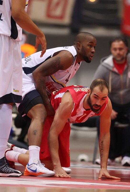 ΜακΚάλεμπ στο Onsports: «Άλλο τότε, άλλο τώρα με Ολυμπιακό!» (audio+photos+videos)