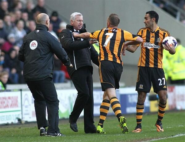 Νιούκαστλ: Έριξε κεφαλιά σε παίκτη ο Πάρντιου! (photos+video)